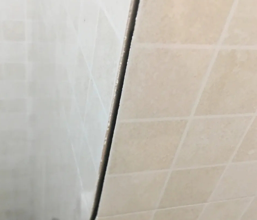 庐阳瓷砖空鼓维修公司分享阳台瓷砖脱落的修复过程可以分为以下几个步骤